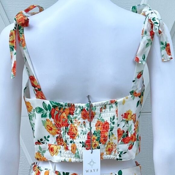 WAYF Orange Rose Floral Crop Top - Picture 3 of 4